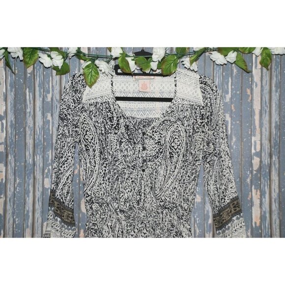 Flying Tomato Boho Romper Black White Shorts Size S Lace & Mixed Pattern - Picture 2 of 7
